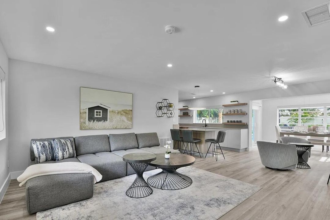 For Sale: $795,000 (4 beds, 2 baths, 1574 Square Feet)