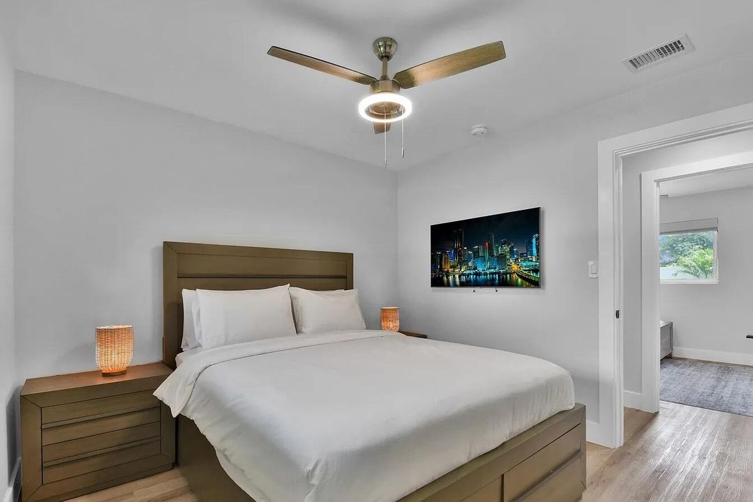 For Sale: $795,000 (4 beds, 2 baths, 1574 Square Feet)