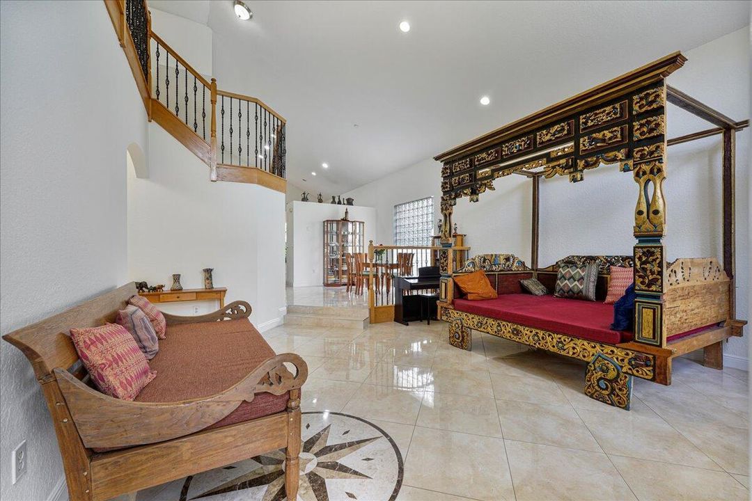 En Venta: $1,150,000 (4 camas, 4 baños, 2819 Pies cuadrados)