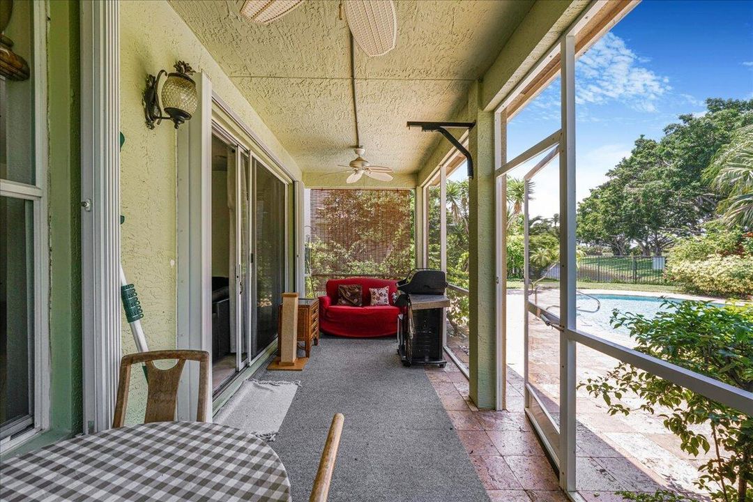 En Venta: $1,150,000 (4 camas, 4 baños, 2819 Pies cuadrados)