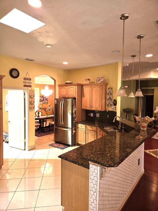 For Sale: $415,000 (3 beds, 2 baths, 2294 Square Feet)