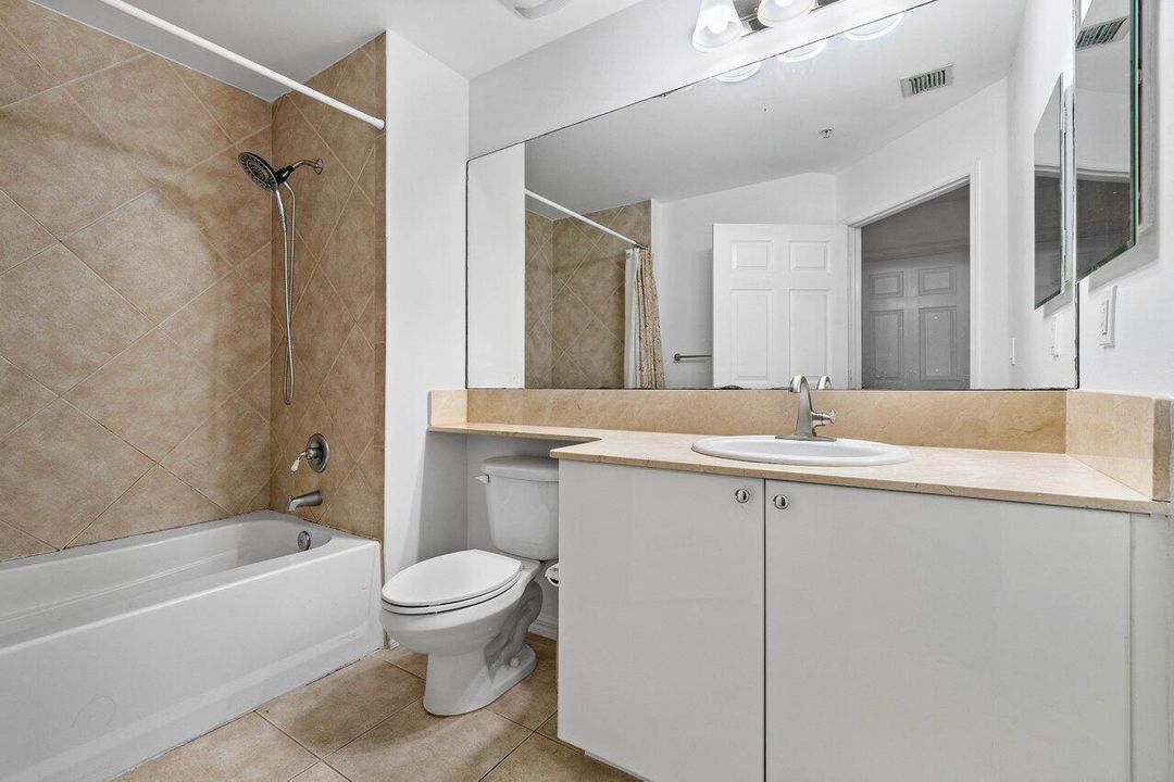 В аренду: $4,400 (3 спален, 2 ванн, 1362 Квадратных фут)