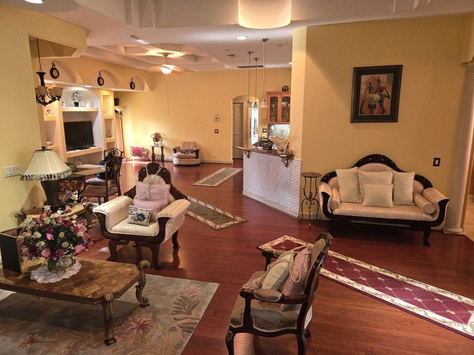 For Sale: $415,000 (3 beds, 2 baths, 2294 Square Feet)