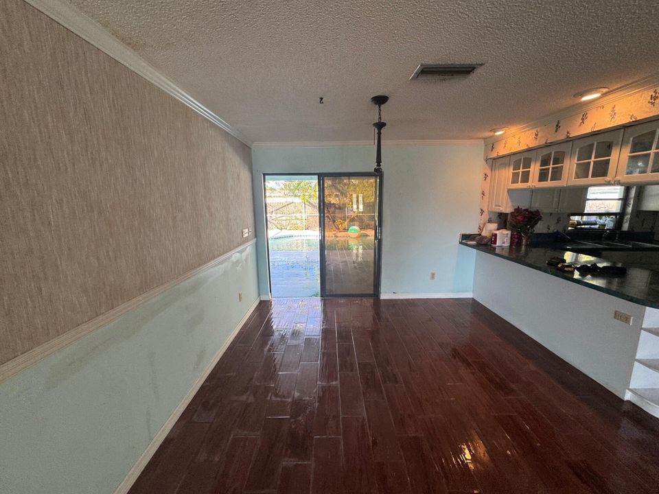 На продажу: $240,000 (2 спален, 2 ванн, 1288 Квадратных фут)