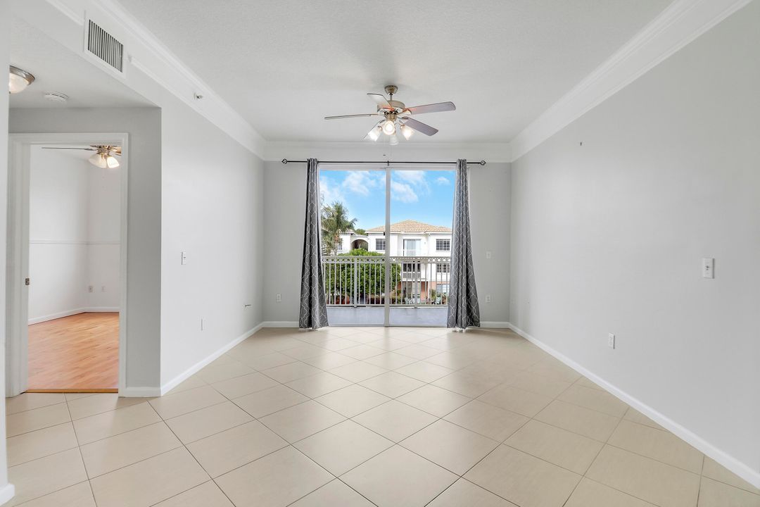 合同活跃: $2,650 (3 贝兹, 2 浴室, 1193 平方英尺)