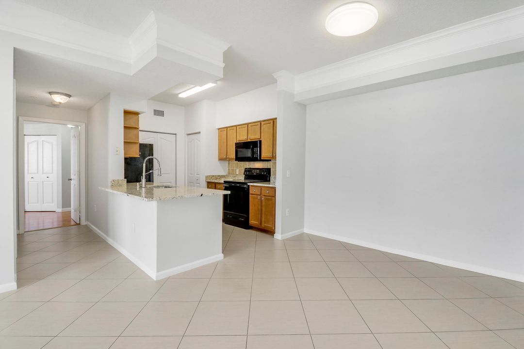 合同活跃: $2,650 (3 贝兹, 2 浴室, 1193 平方英尺)