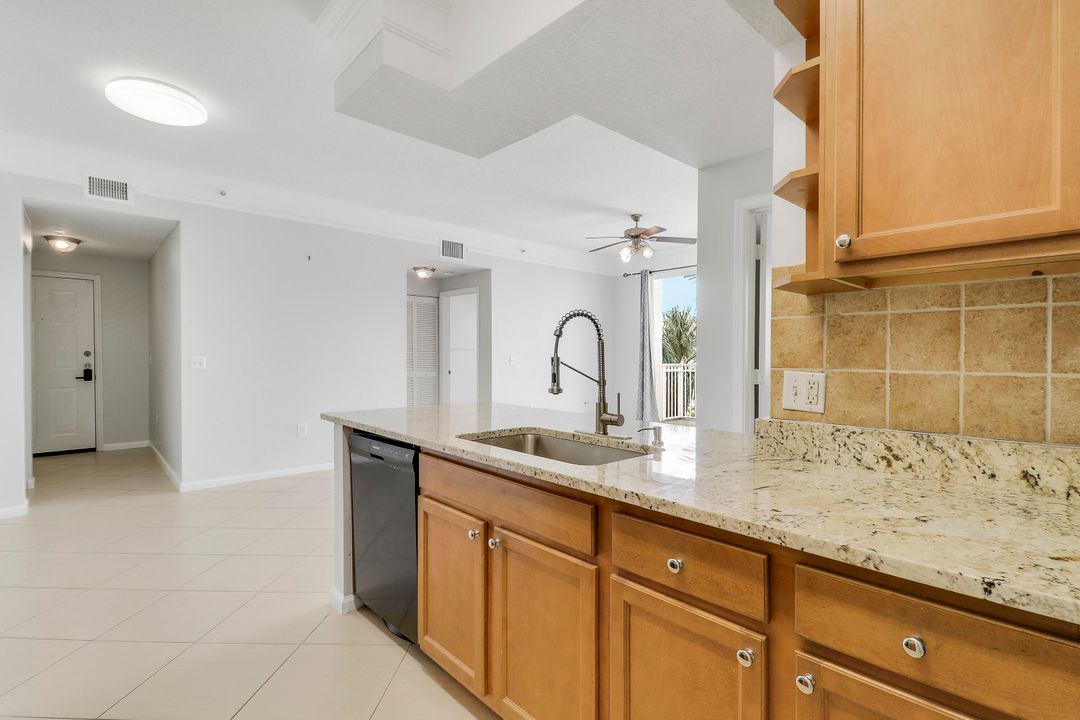 合同活跃: $2,650 (3 贝兹, 2 浴室, 1193 平方英尺)