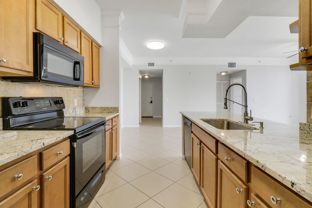 合同活跃: $2,650 (3 贝兹, 2 浴室, 1193 平方英尺)