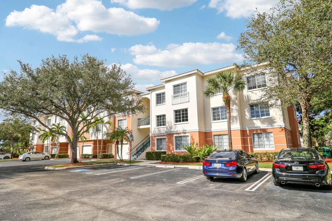 合同活跃: $2,650 (3 贝兹, 2 浴室, 1193 平方英尺)