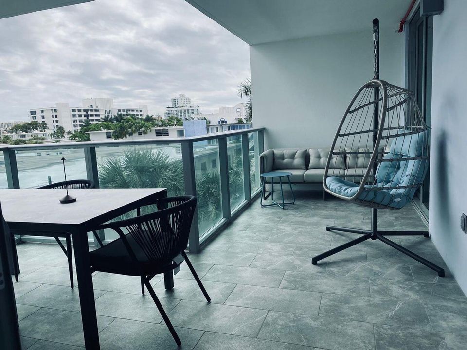 For Rent: $7,250 (2 beds, 2 baths, 1260 Square Feet)