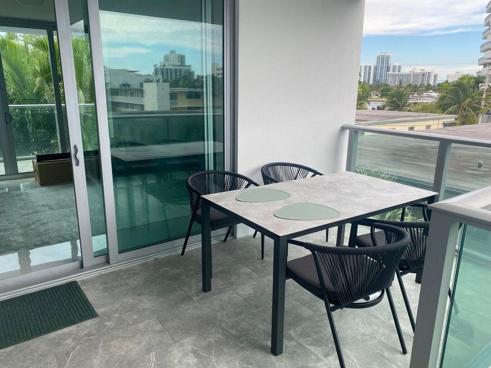 For Rent: $7,250 (2 beds, 2 baths, 1260 Square Feet)