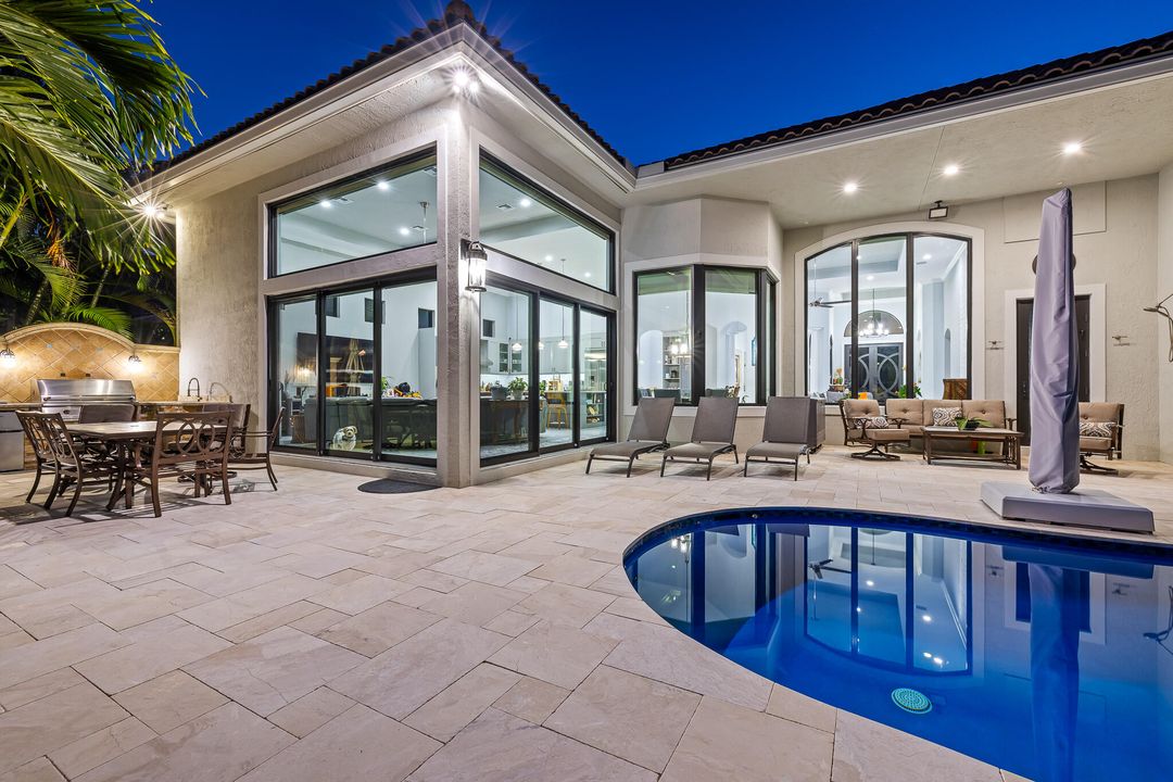 For Sale: $1,789,900 (5 beds, 4 baths, 3850 Square Feet)