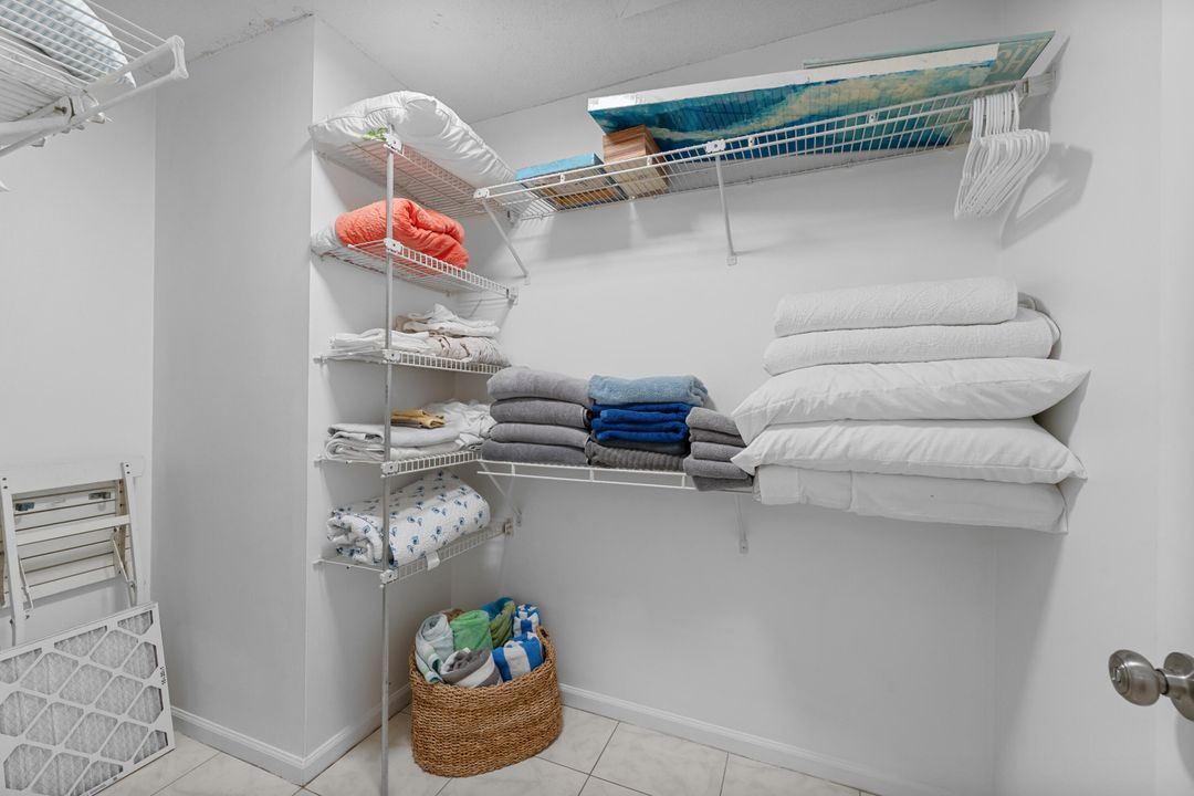 出租: $10,000 (2 贝兹, 2 浴室, 1000 平方英尺)