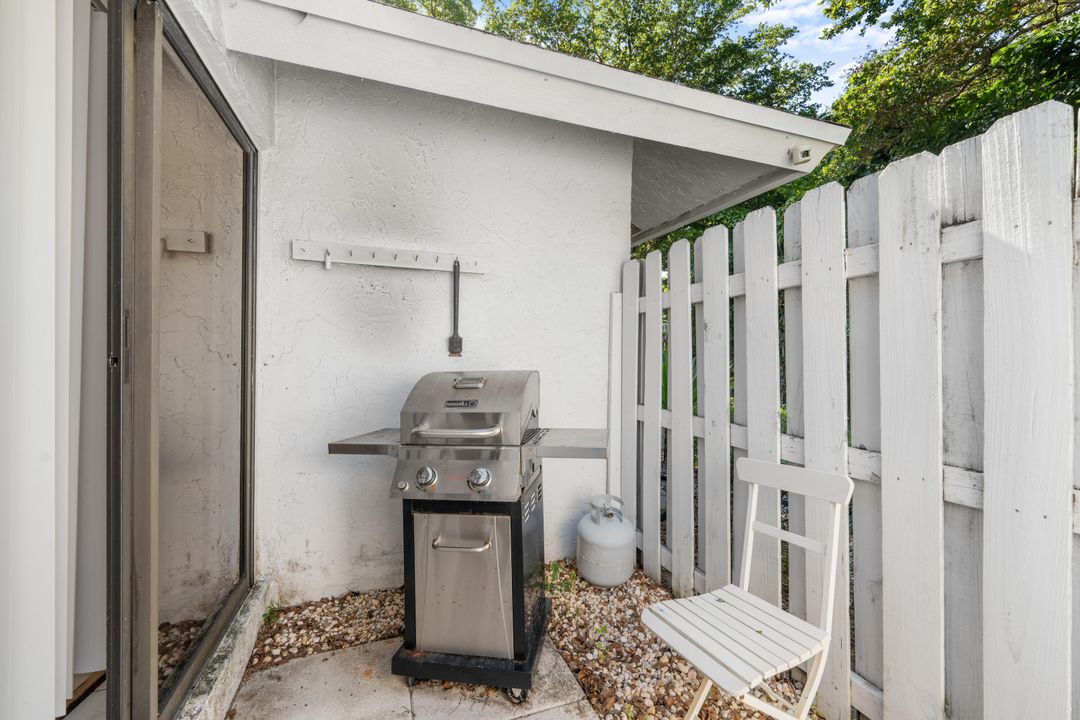 出租: $10,000 (2 贝兹, 2 浴室, 1000 平方英尺)