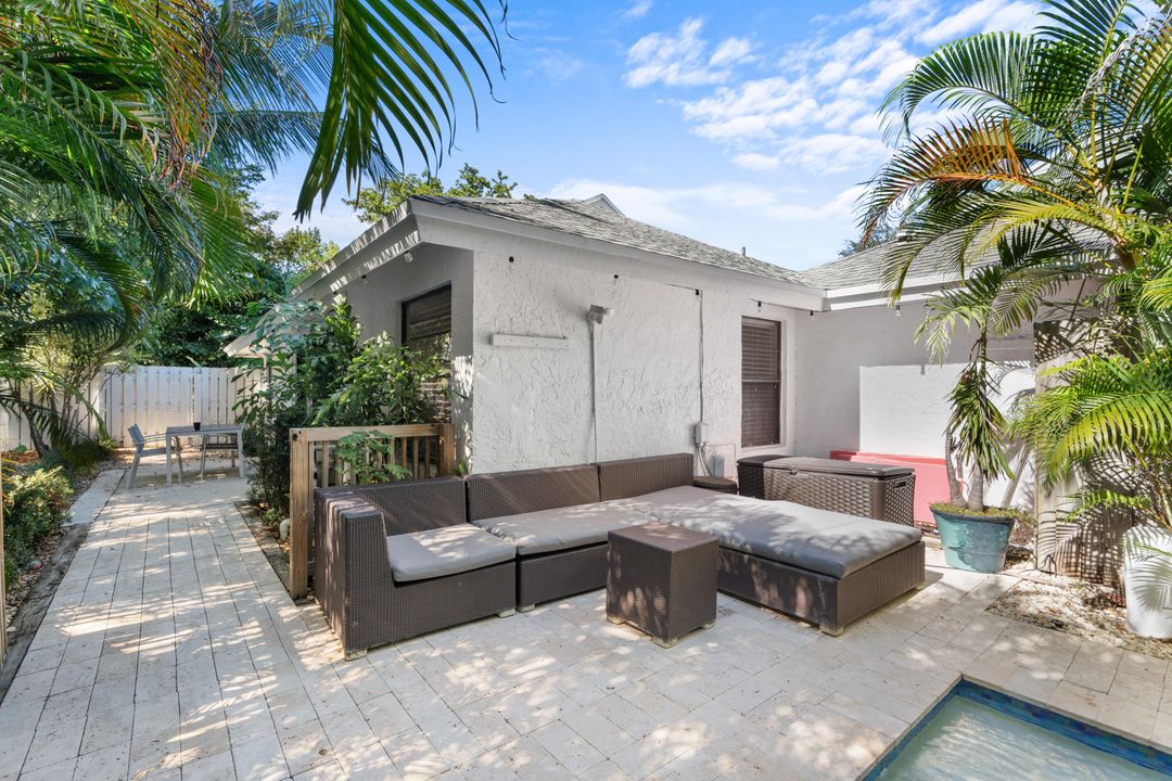 出租: $10,000 (2 贝兹, 2 浴室, 1000 平方英尺)