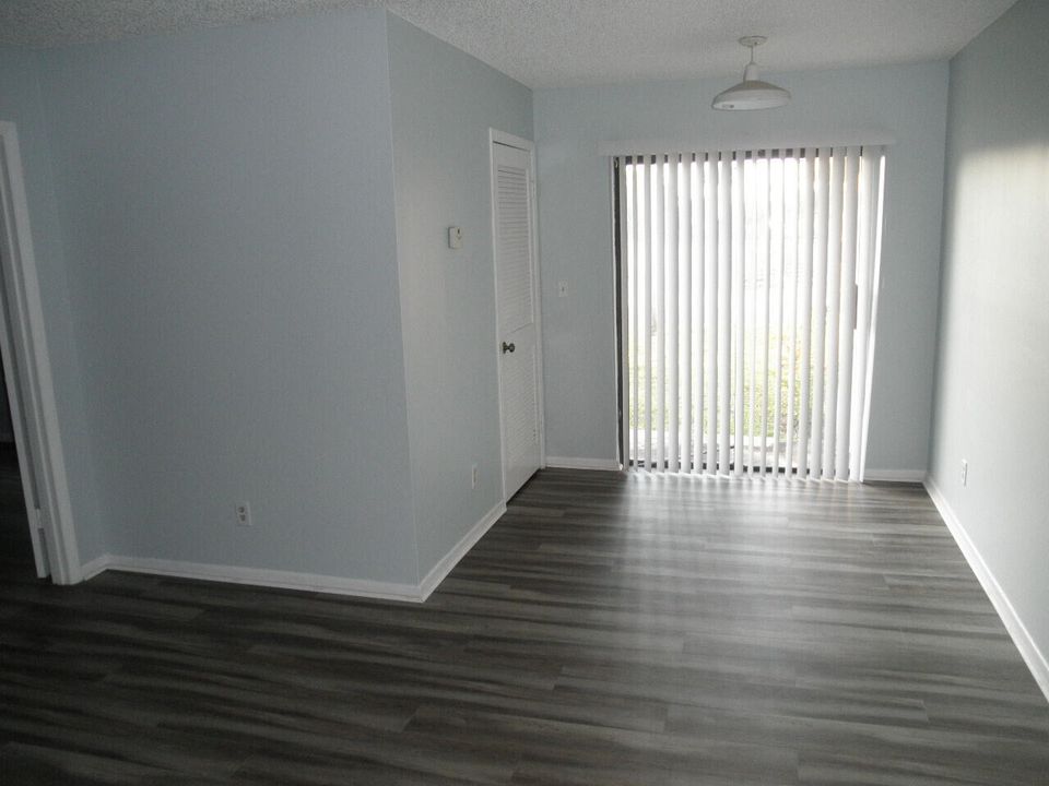 出租: $2,250 (3 贝兹, 2 浴室, 1120 平方英尺)