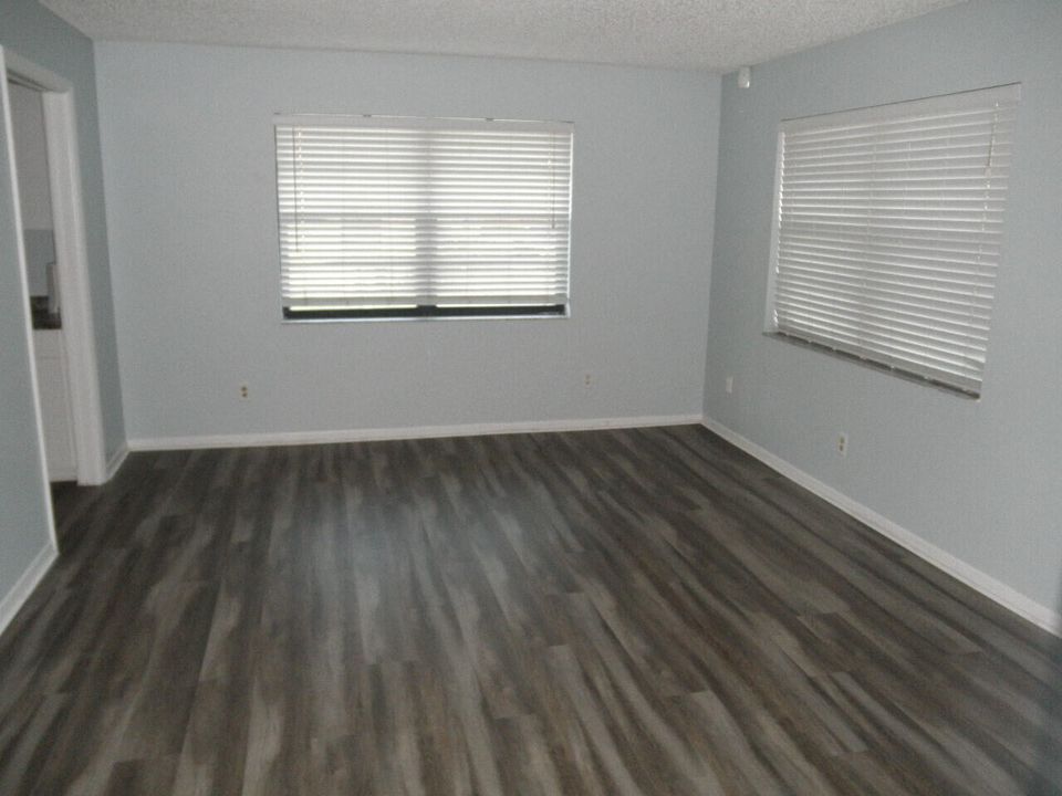 出租: $2,250 (3 贝兹, 2 浴室, 1120 平方英尺)