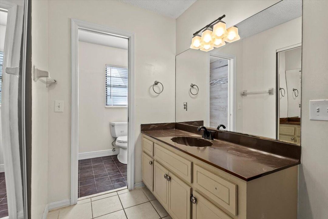 For Sale: $550,000 (3 beds, 2 baths, 2507 Square Feet)