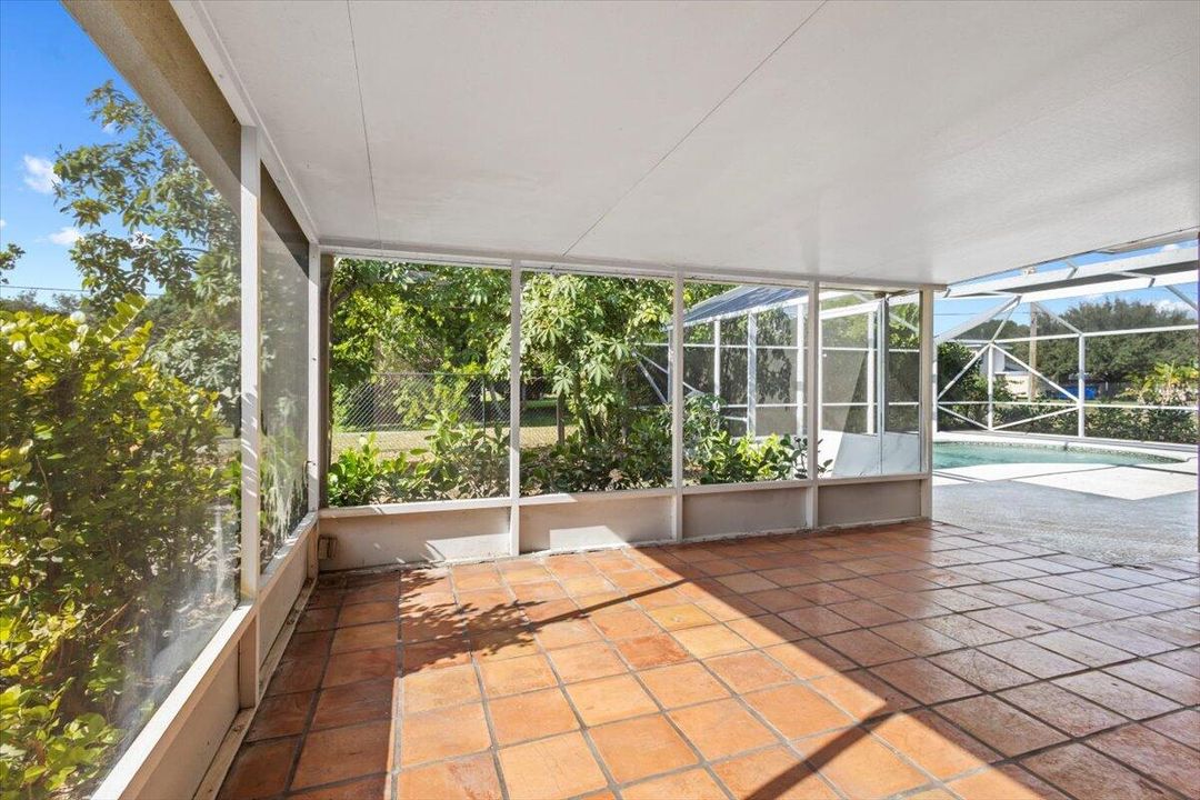 For Sale: $550,000 (3 beds, 2 baths, 2507 Square Feet)