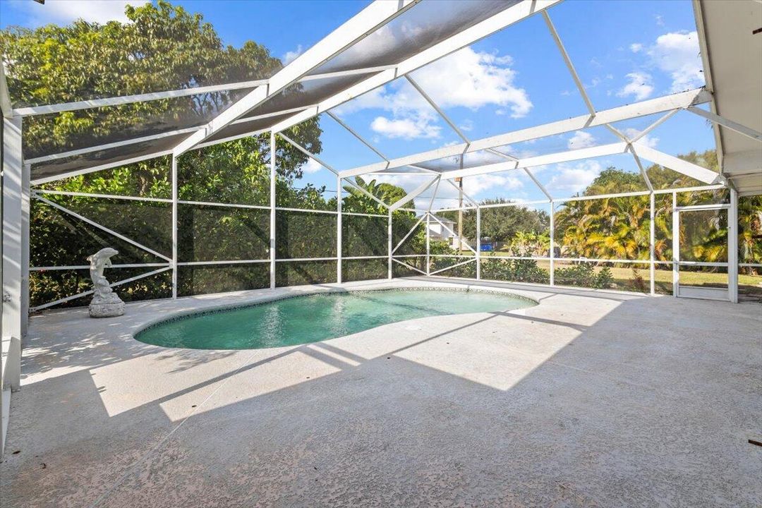 For Sale: $550,000 (3 beds, 2 baths, 2507 Square Feet)