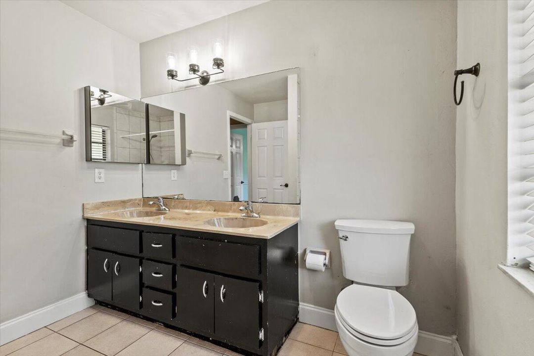 For Sale: $550,000 (3 beds, 2 baths, 2507 Square Feet)