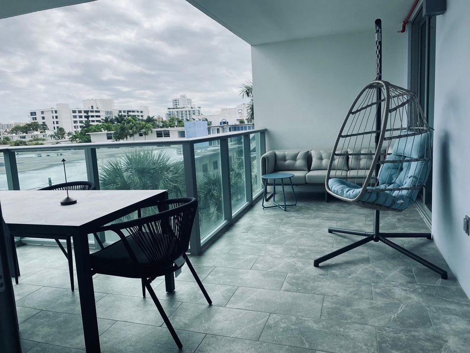 На продажу: $995,000 (2 спален, 2 ванн, 1260 Квадратных фут)