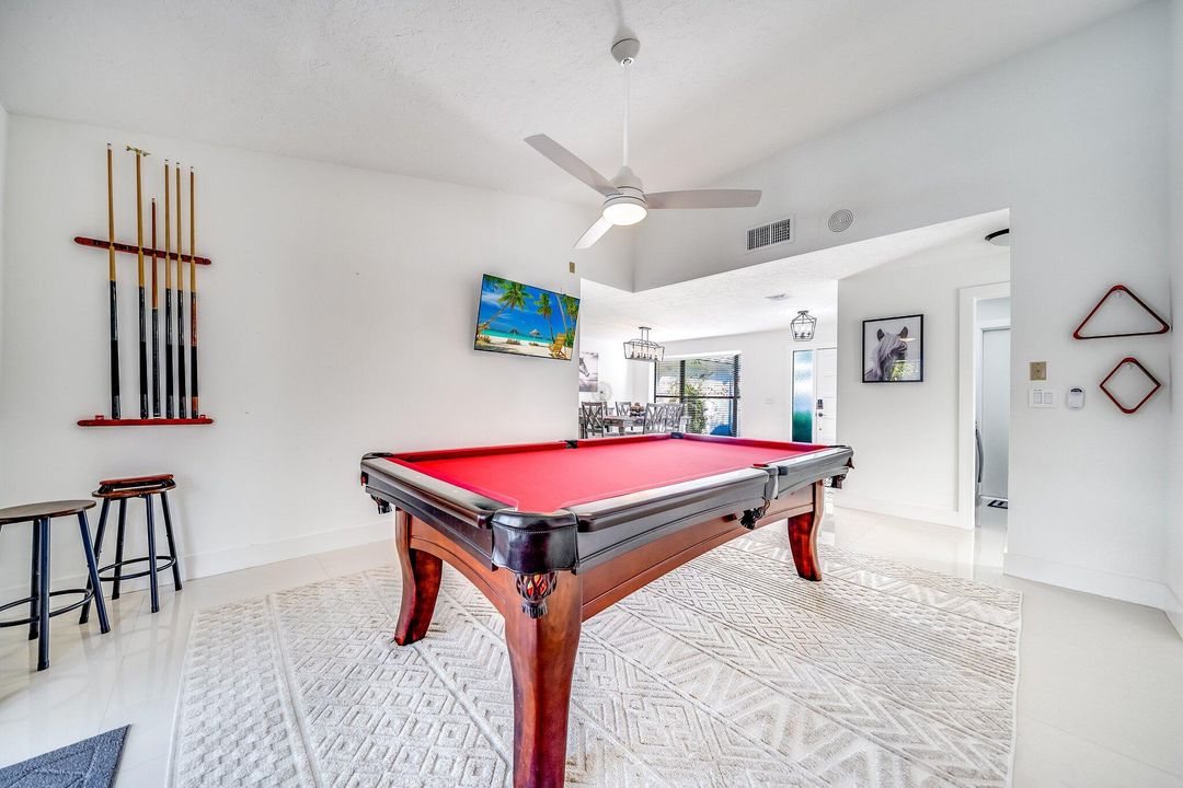 For Rent: $5,000 (4 beds, 2 baths, 2210 Square Feet)