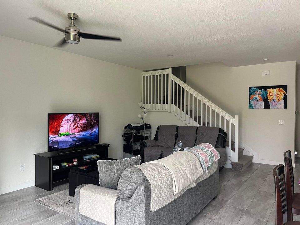 En Renta: $3,699 (4 camas, 3 baños, 2008 Pies cuadrados)