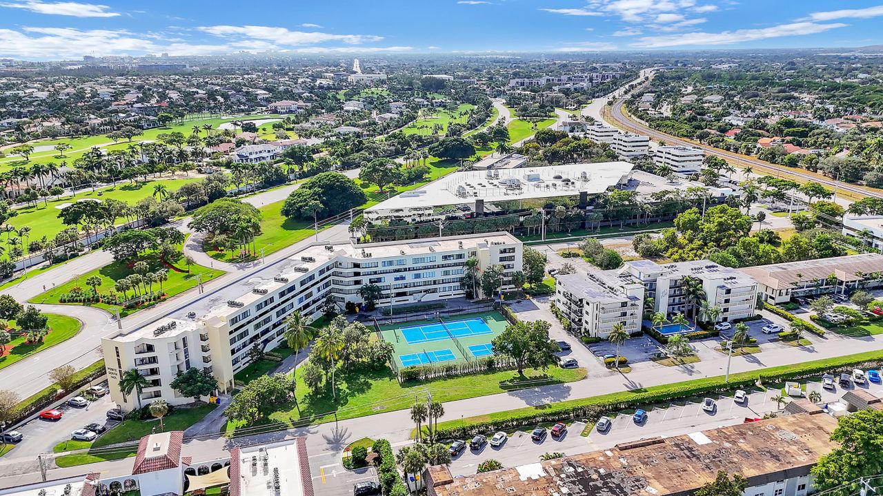 For Sale: $350,000 (2 beds, 2 baths, 1281 Square Feet)