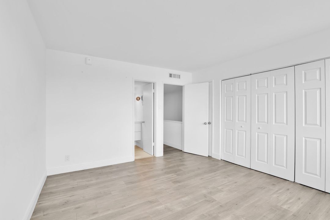 For Sale: $350,000 (2 beds, 2 baths, 1281 Square Feet)