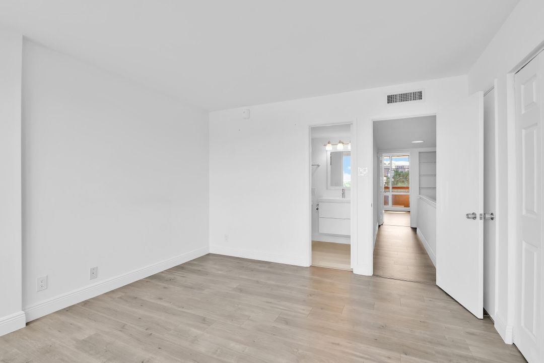 For Sale: $350,000 (2 beds, 2 baths, 1281 Square Feet)