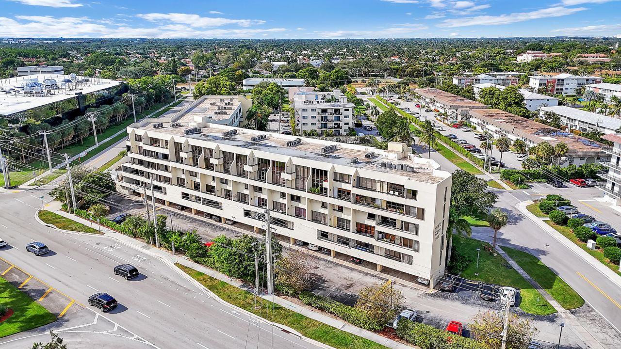 For Sale: $350,000 (2 beds, 2 baths, 1281 Square Feet)