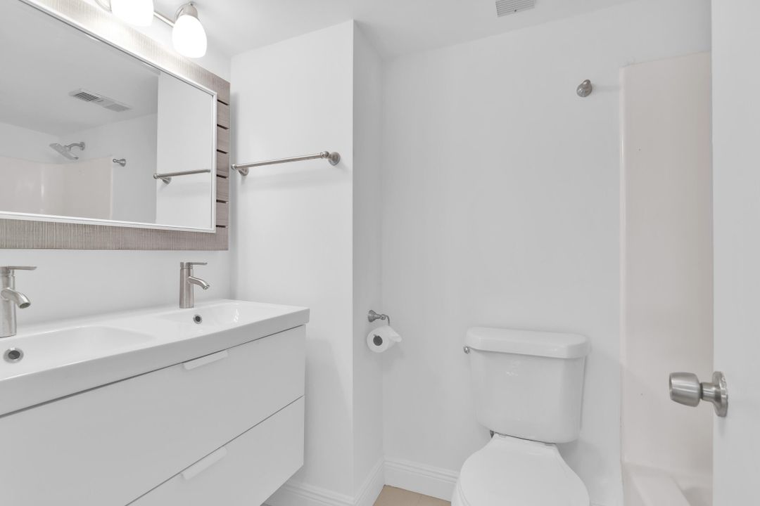 For Sale: $350,000 (2 beds, 2 baths, 1281 Square Feet)