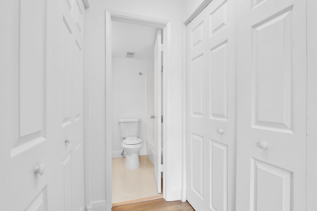 For Sale: $350,000 (2 beds, 2 baths, 1281 Square Feet)