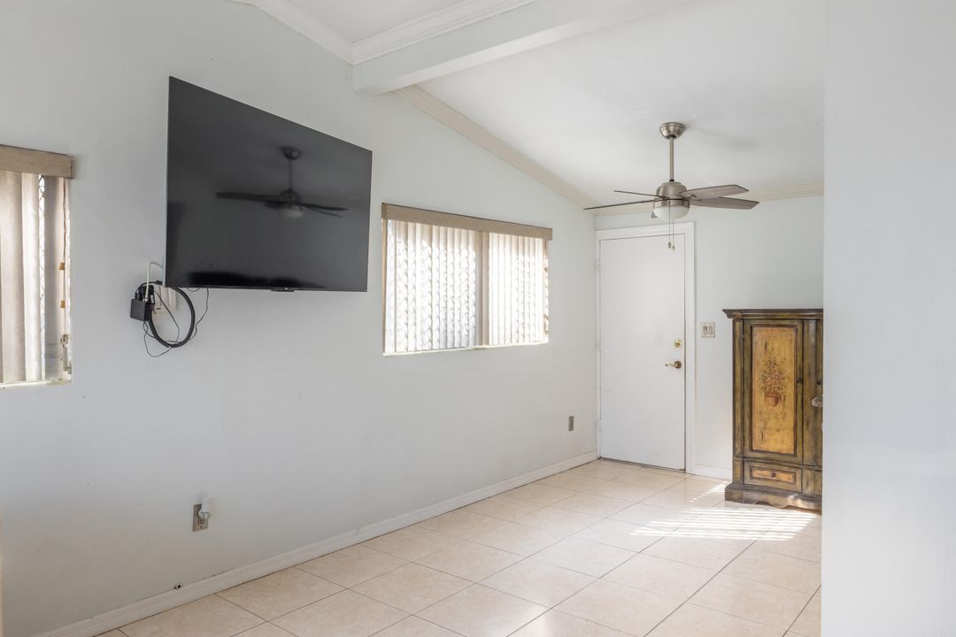 For Sale: $425,000 (3 beds, 2 baths, 1125 Square Feet)