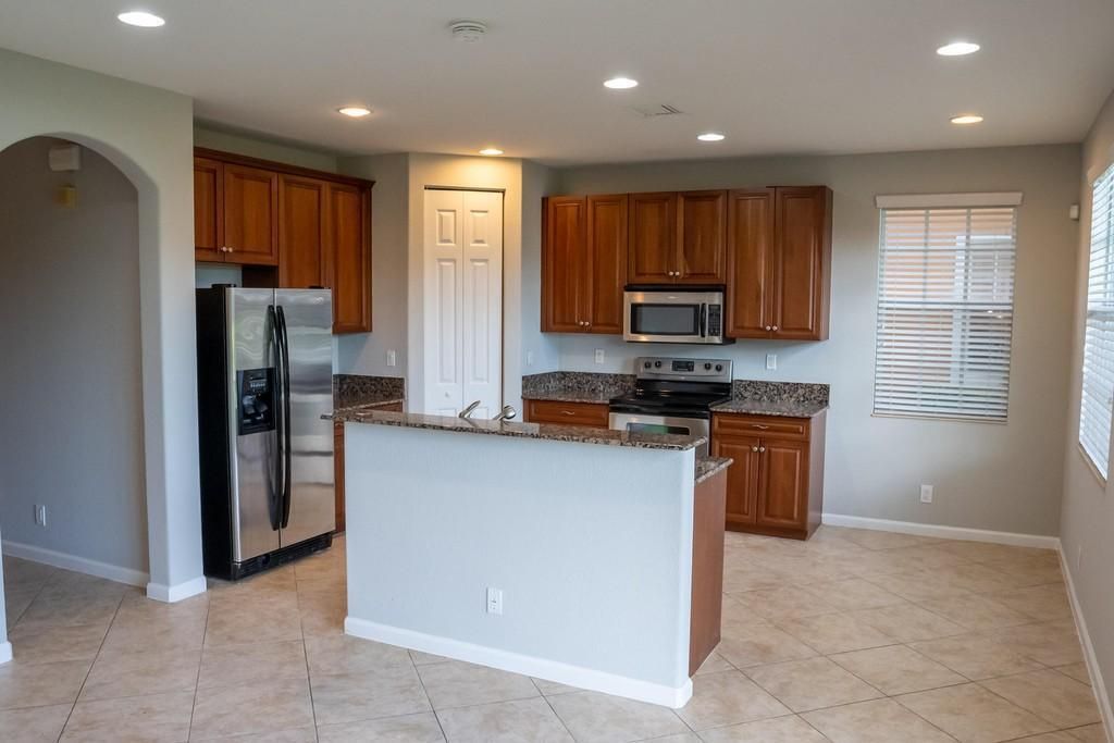 В аренду: $3,100 (3 спален, 3 ванн, 2012 Квадратных фут)