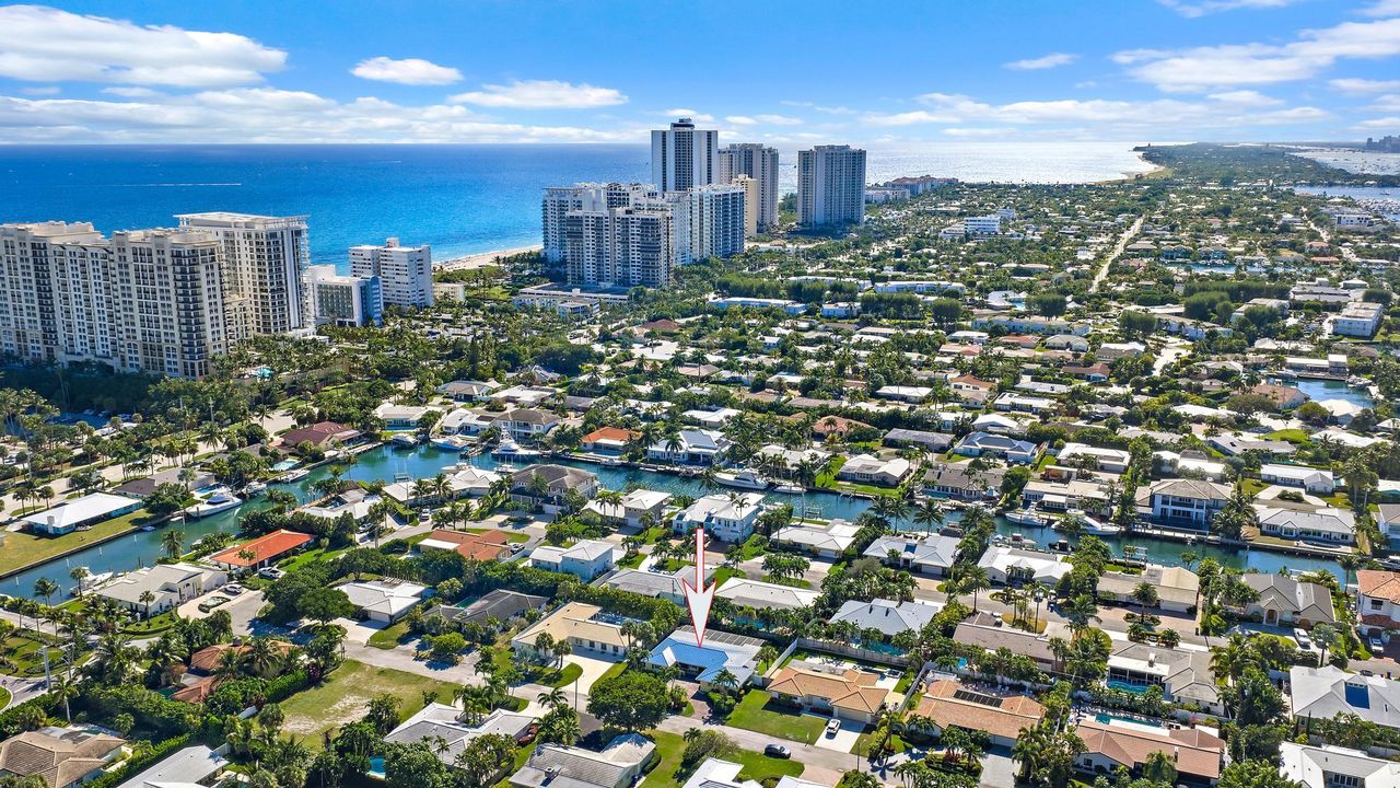 For Sale: $1,500,000 (3 beds, 2 baths, 1584 Square Feet)