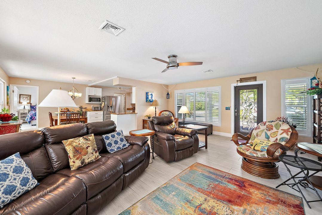 For Sale: $1,500,000 (3 beds, 2 baths, 1584 Square Feet)