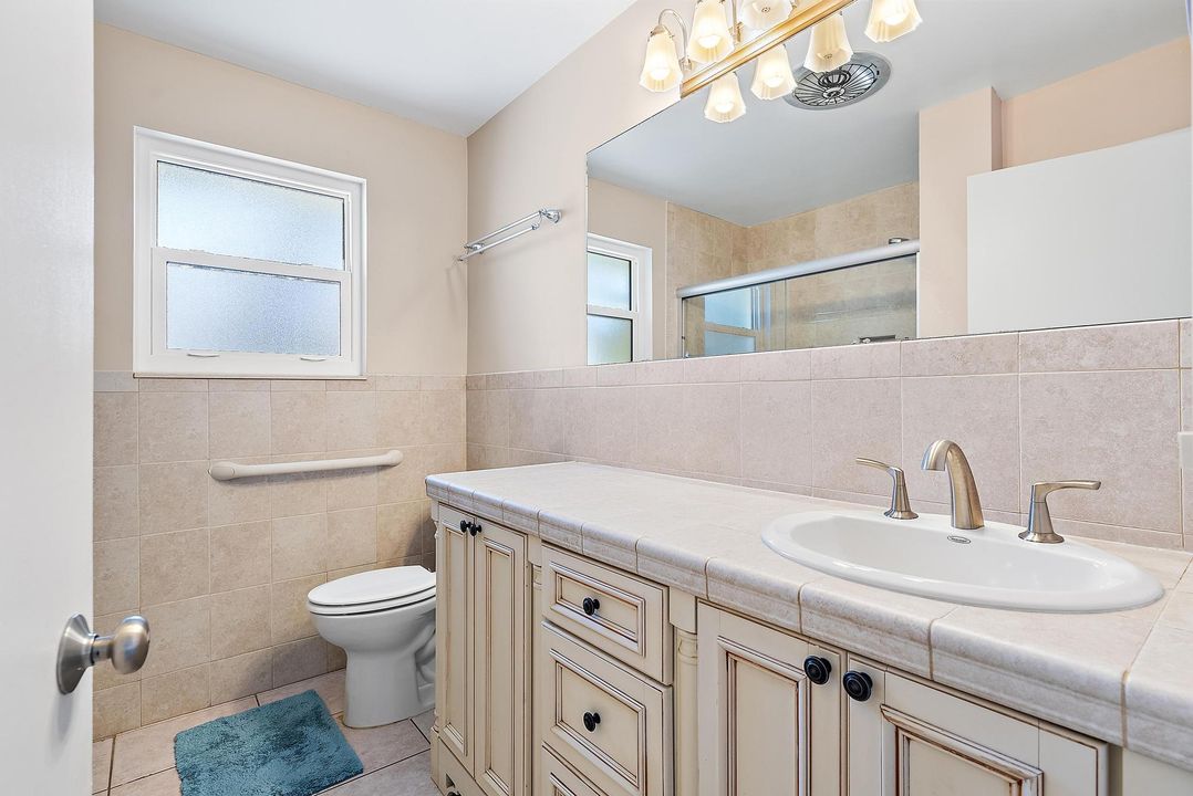 For Sale: $1,500,000 (3 beds, 2 baths, 1584 Square Feet)