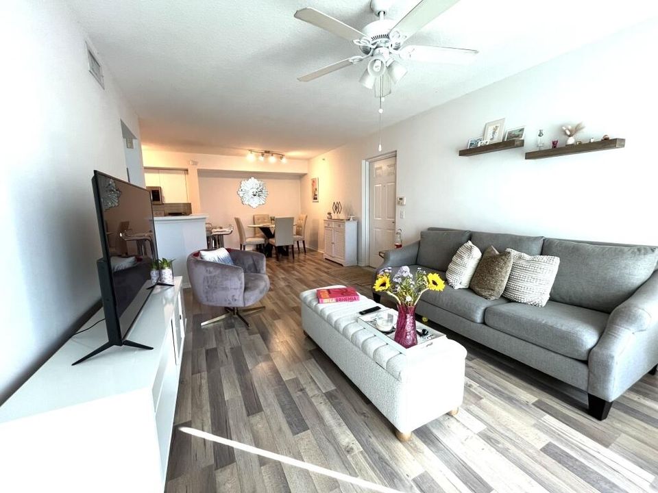 В аренду: $2,000 (1 спален, 1 ванн, 793 Квадратных фут)