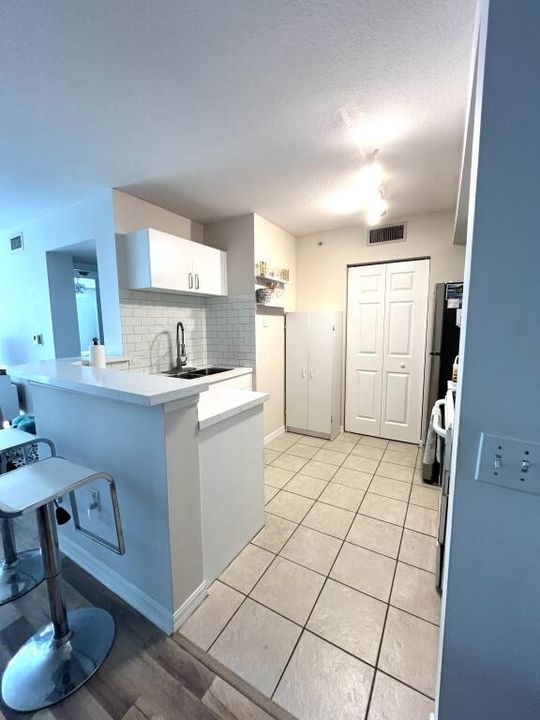 В аренду: $2,000 (1 спален, 1 ванн, 793 Квадратных фут)