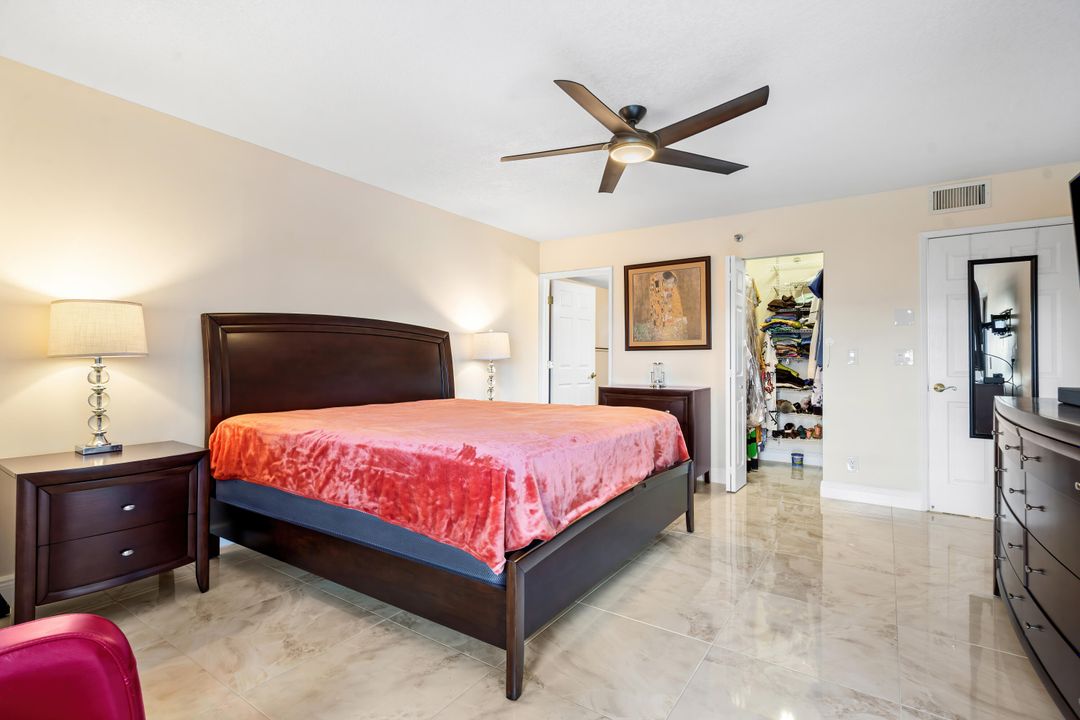 На продажу: $305,000 (2 спален, 2 ванн, 1230 Квадратных фут)