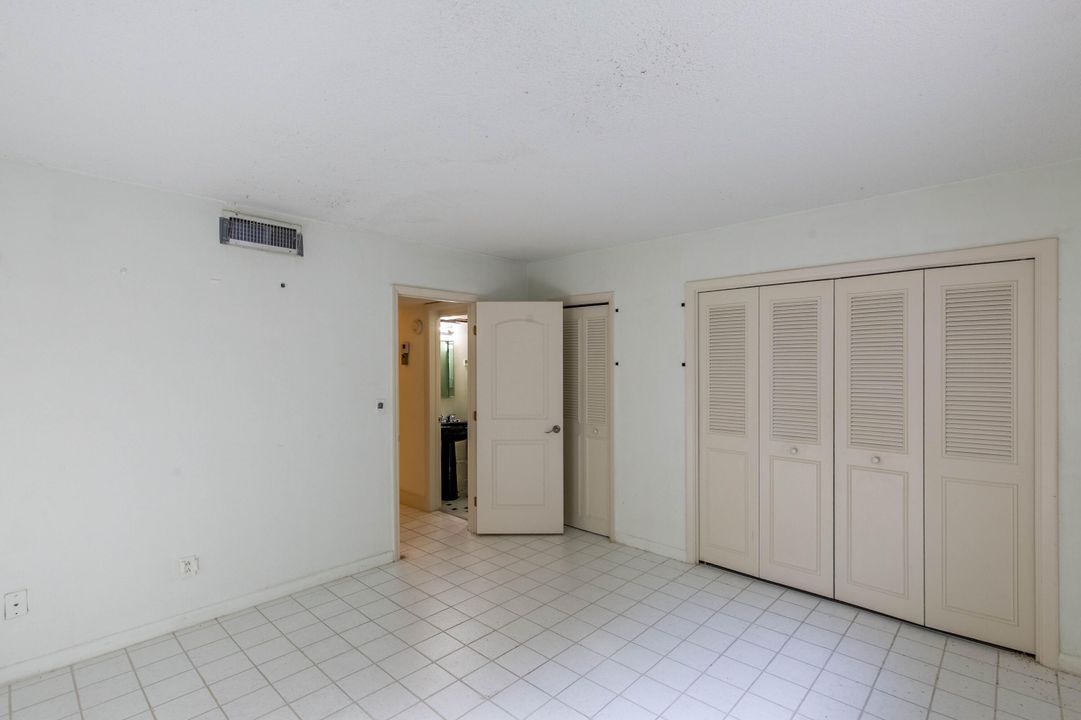 For Sale: $299,000 (1 beds, 1 baths, 640 Square Feet)