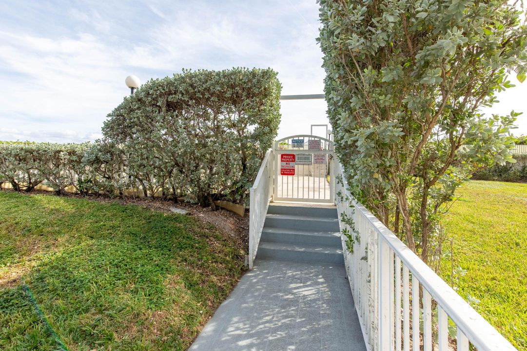 For Sale: $299,000 (1 beds, 1 baths, 640 Square Feet)