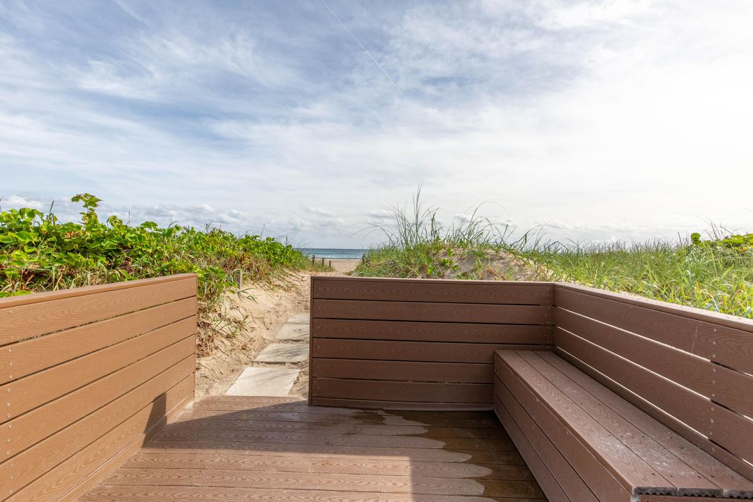 For Sale: $299,000 (1 beds, 1 baths, 640 Square Feet)