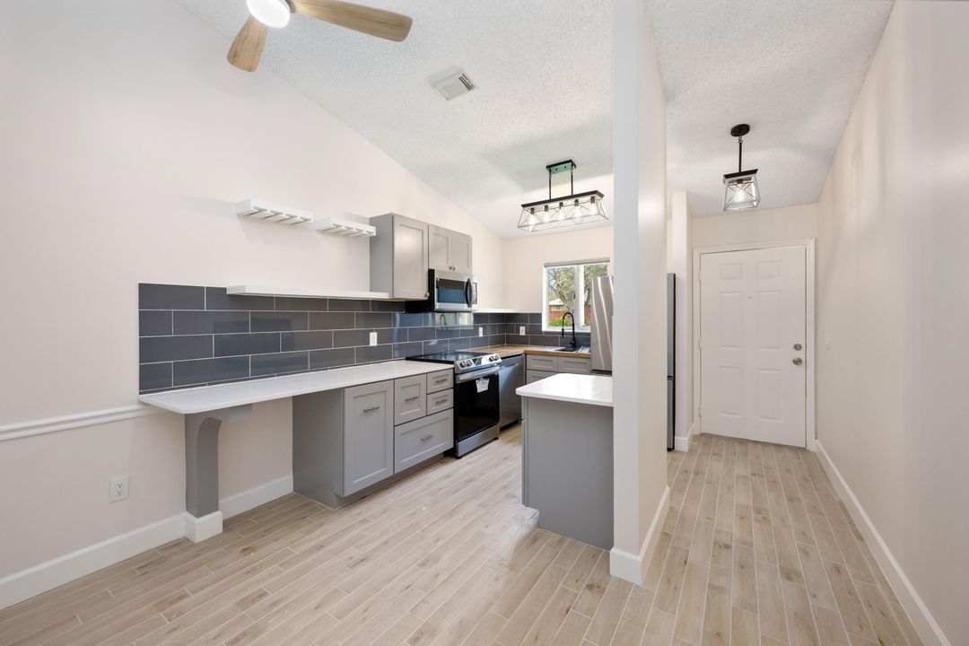 В аренду: $2,395 (3 спален, 2 ванн, 1005 Квадратных фут)