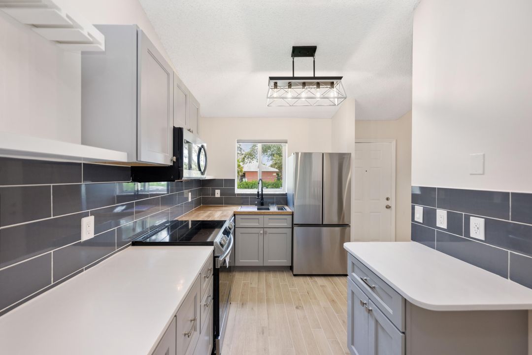 В аренду: $2,395 (3 спален, 2 ванн, 1005 Квадратных фут)