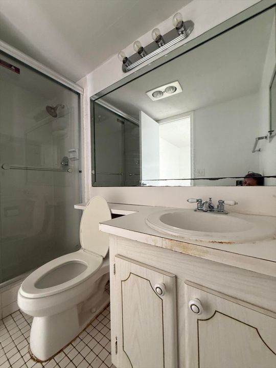 出租: $1,350 (1 贝兹, 1 浴室, 684 平方英尺)