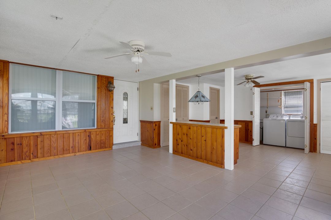 For Sale: $248,000 (2 beds, 1 baths, 785 Square Feet)