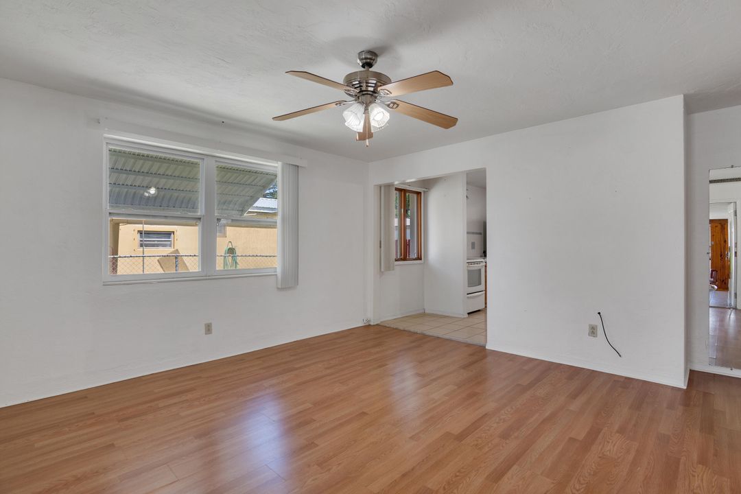 For Sale: $248,000 (2 beds, 1 baths, 785 Square Feet)